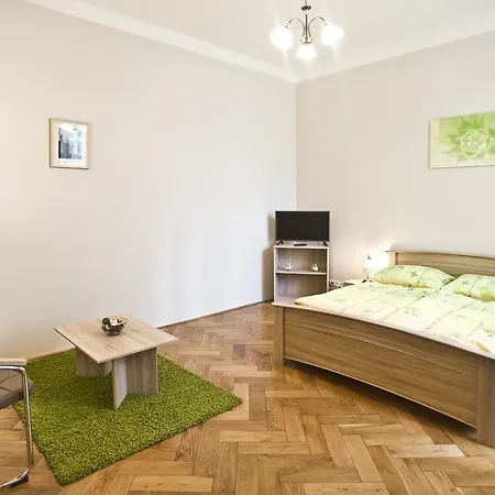 Charles Iv Apartment *