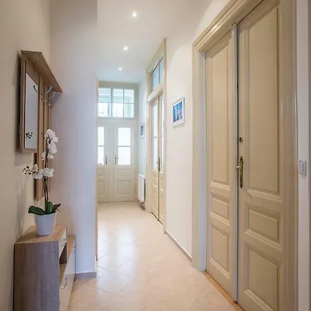 Charles Iv Apartment Prag