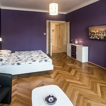 Charles Iv Apartment Prag